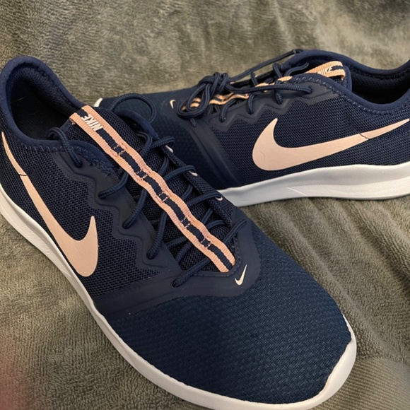 Nike Running Shoes - Picture 2 of 2